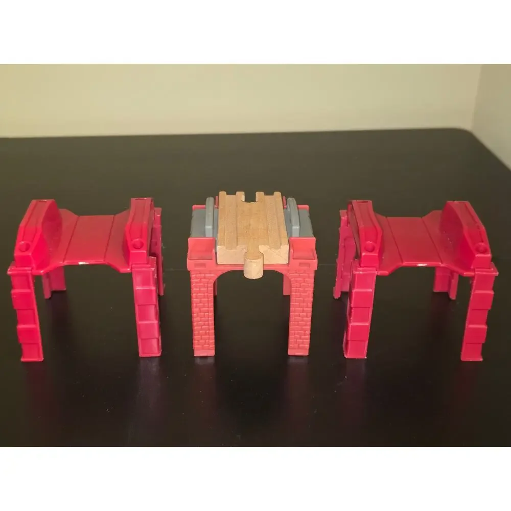 Thomas & Friends Wooden Railway RARE Red Elevated Bridge Supports & Track Pieces